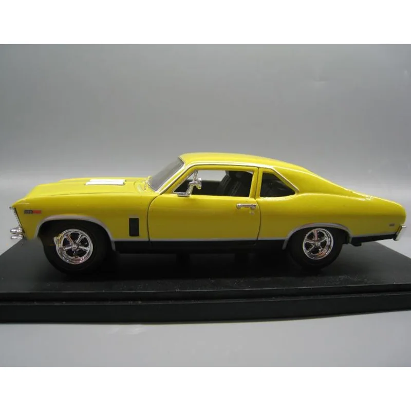 

Signature Diecast 1/32 Scale NOVA SS Alloy Car Model Muscle Collection Souvenir Display Ornaments Vehicle Toy