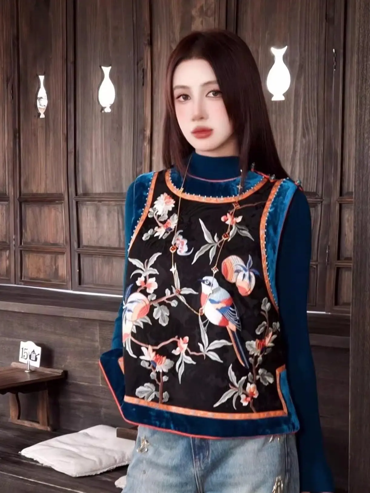 

Ele Embroidered Cotton Vest Women's Faionable Winter Warmth Cozy G.Yantong Traditional Chinese Sle round Neline