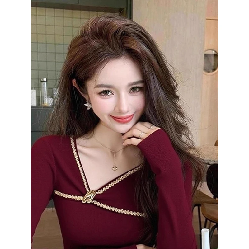 Atemberaubender roter Slim Fit V-Ne Base irt Damenpullover Design Schöne Innenbekleidung Herbst Winter Faion Ele Sle