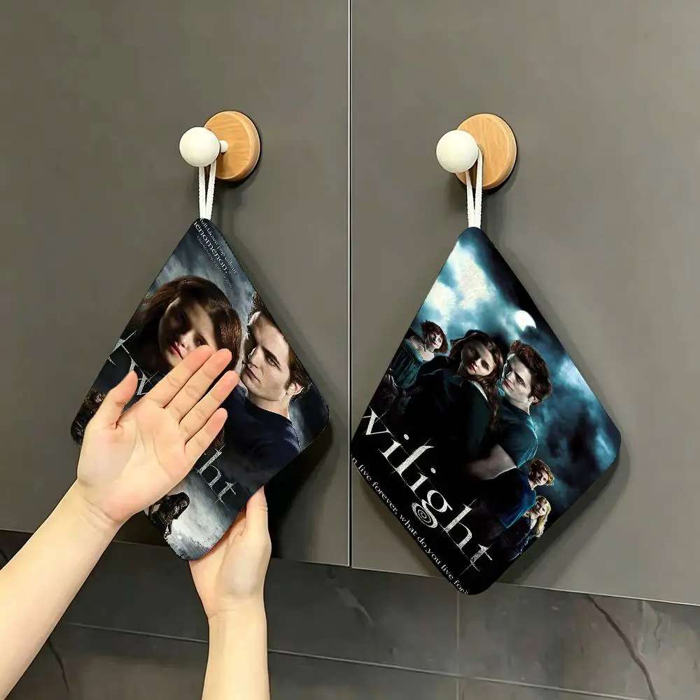 Classic Movie T-Twilight Polyester Cotton Hand Wiping Towel, Hanging Towel, Quick Dry for Kitchen Bathroom Daily Supplies