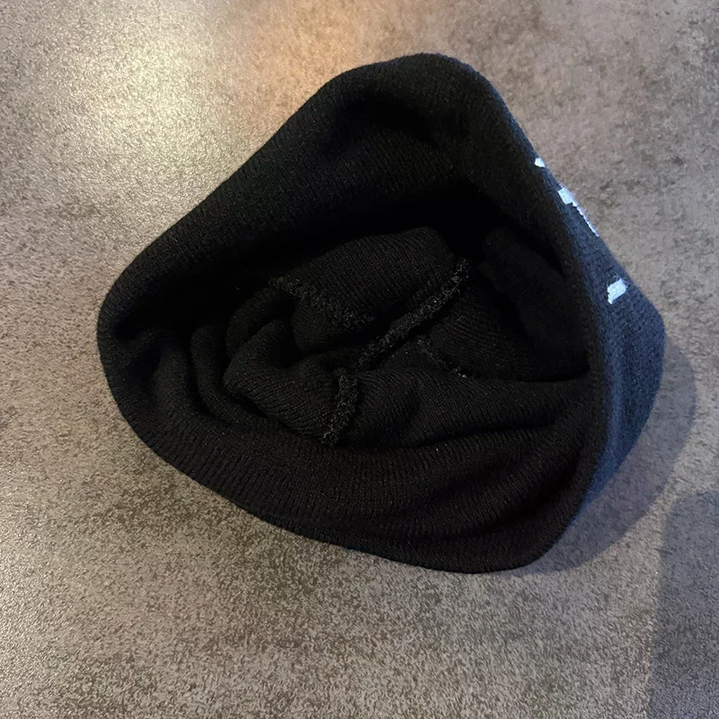 جديد ريترو المتخصصة محبوك قبعة المرأة الخريف والشتاء الدافئة البلوز الباردة قبعة الشارع صورة مقعر شكل قبعة صوف