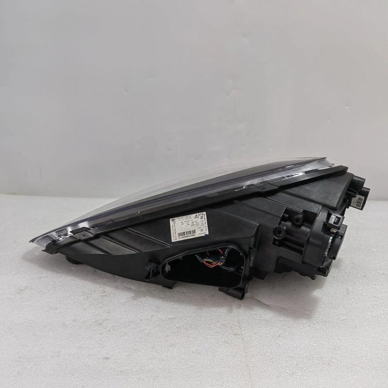 ชุดไฟหน้าสีดำใหม่พร้อมไฟเดย์ไลท์ 4LED รุ่น High Configuration สำหรับ Cayenne V8 4.8T GTS Turbo s ปี 2011-2014