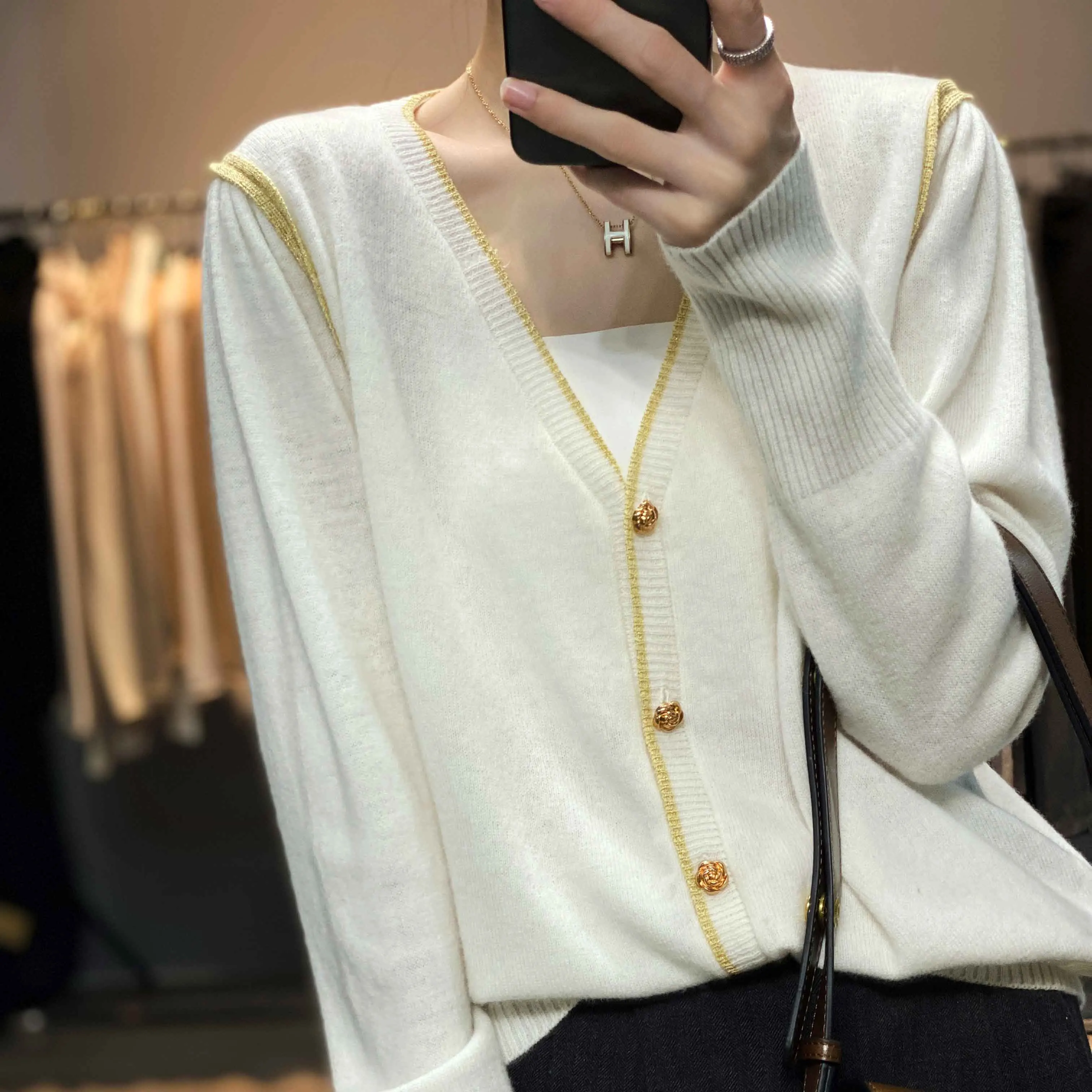 Temperament small incense wind knitted cashmere cardigan women autumn winter new V-neck loose thin sweater short wool coat