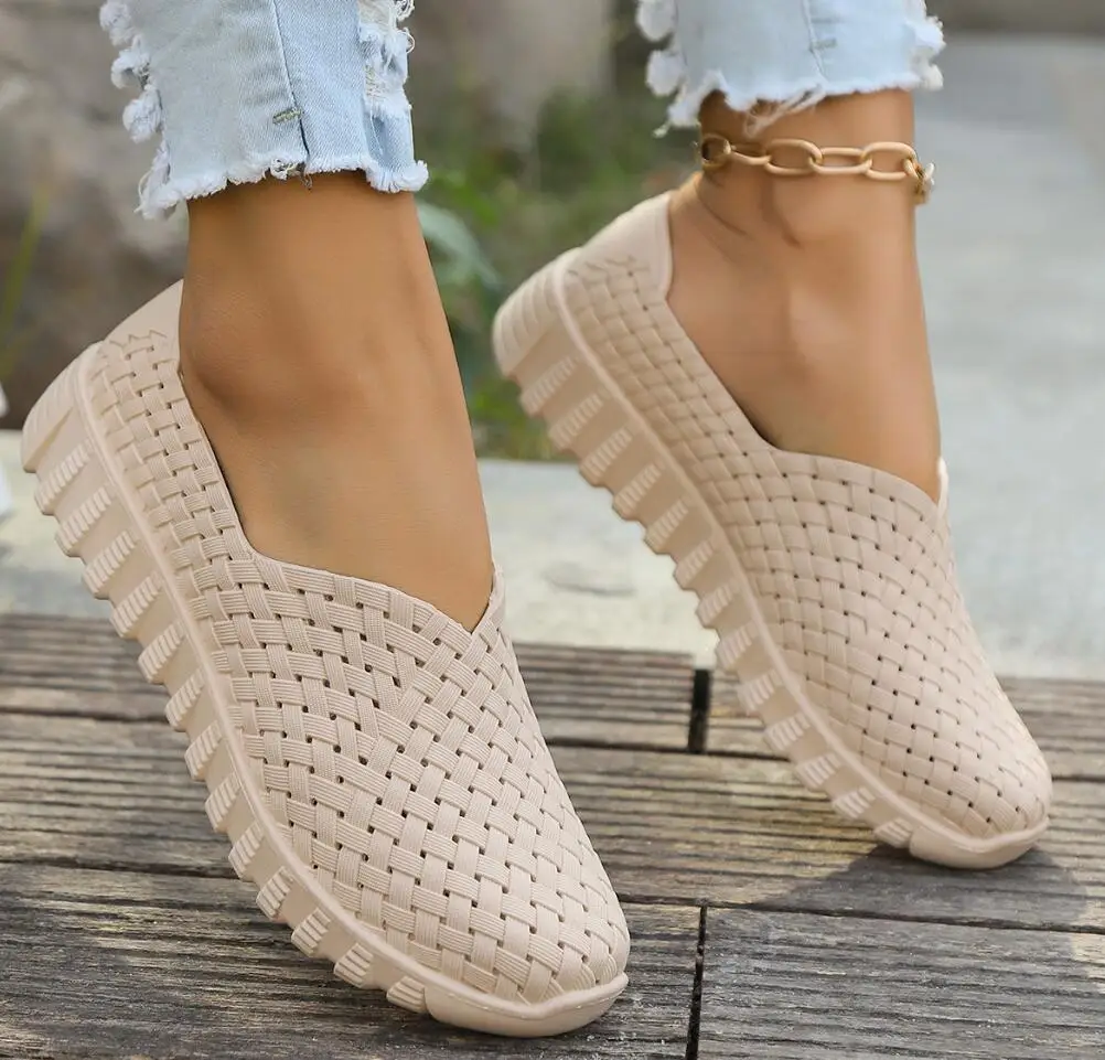 2024 Summer Flat Light Fashion Woven Women\'s Shoes Large Size Soft Sole Mother Leisure Hollow Out Cloth Shoes Sports Shoes