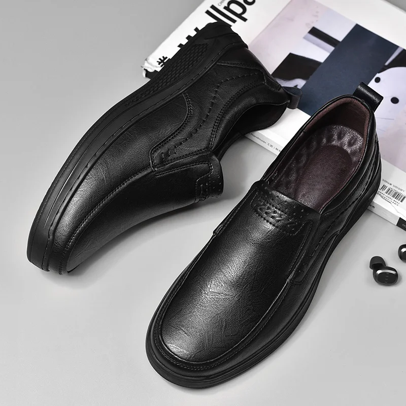 Genuine Leather Men Shoes slip on Casual Men Loafers outdoor Breathable Office Formal Shoes Men Designer Slip on Driving Shoes