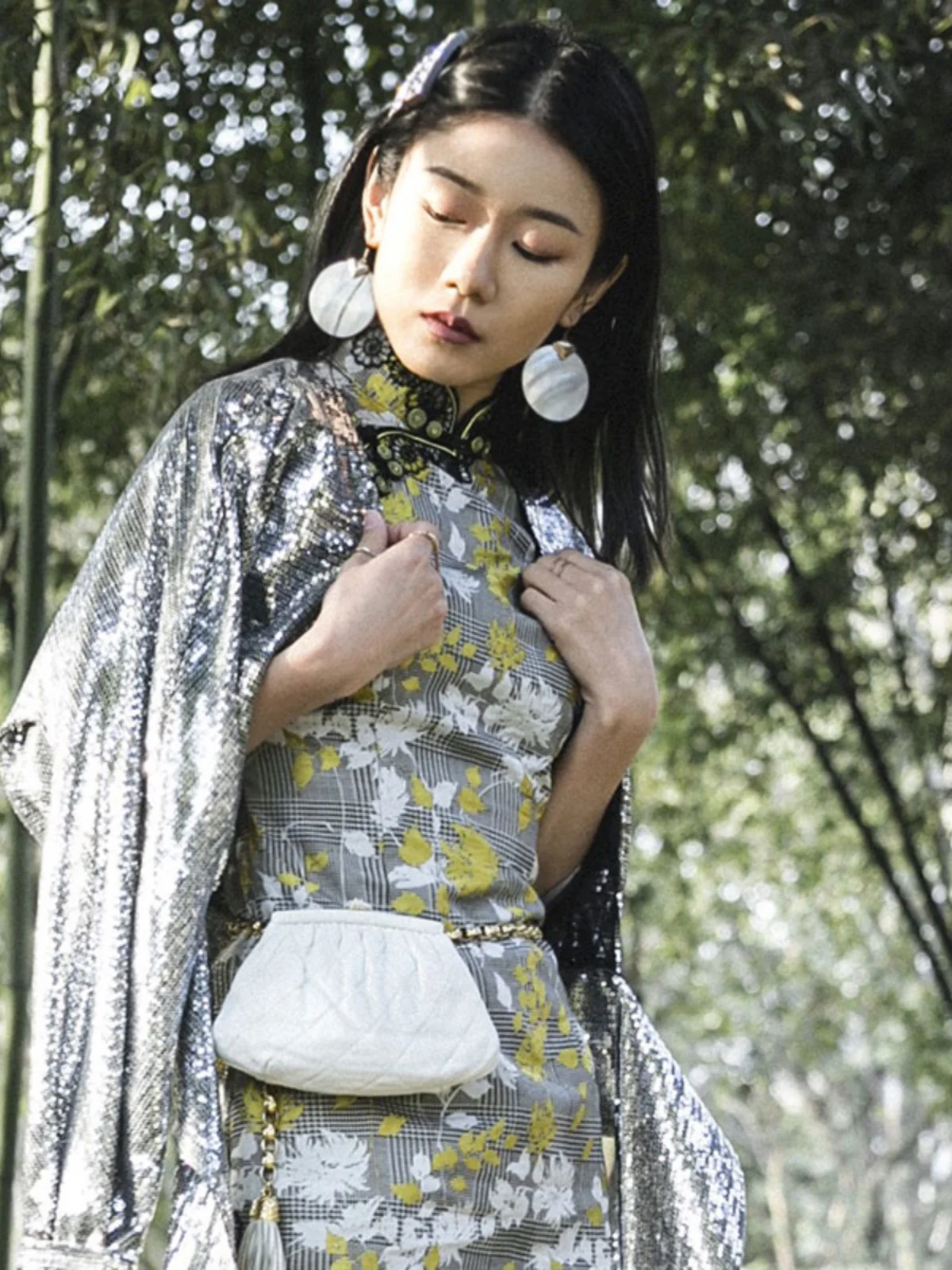 

Элегантное клетчатое повседневное женское платье-ципао классического кроя с улучшенной облегающей силуэтной линией и кружевом, средней длины