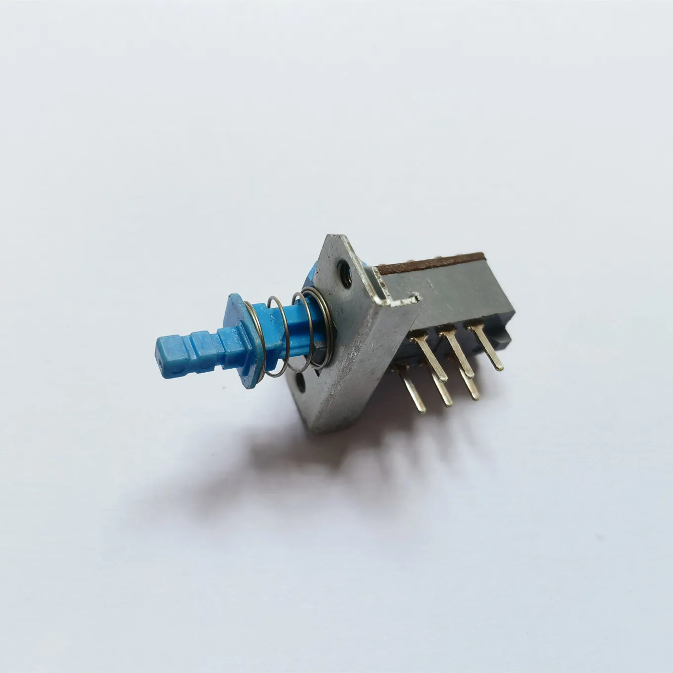 Original new 100% through switch power amplifier chassis power switch frame self lock switch 2X3PIN button switch