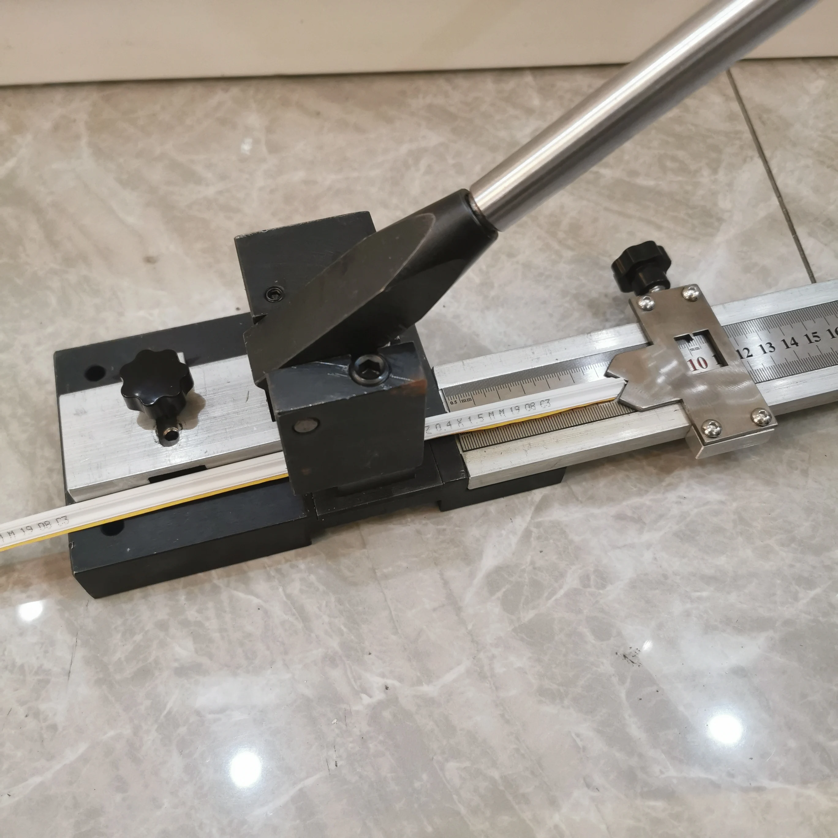Manual Creasing Matrix Cutter | Cutting Machine for Die Cutting Creasing Matrix Strips Precision Cutter Tool