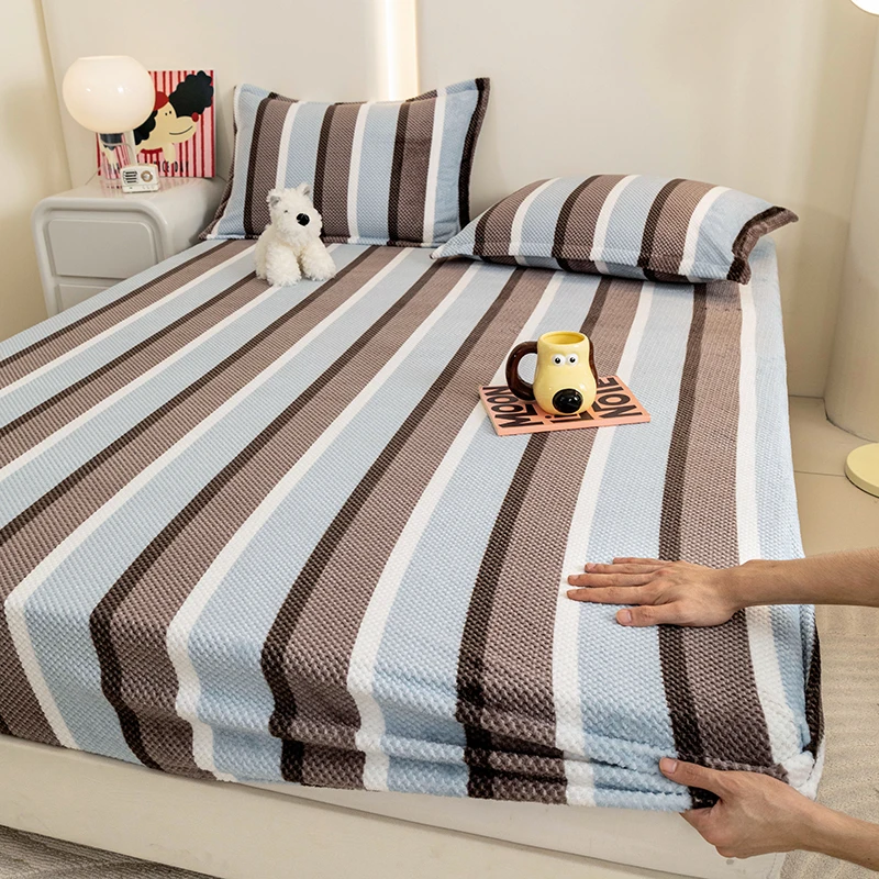 Winter Bedsheet Stripe Style Fitted Sheet Velvet Bed Cover Queen/King Size Bed Linen Soft Sheets sabanas (Pillowcase Need Order)