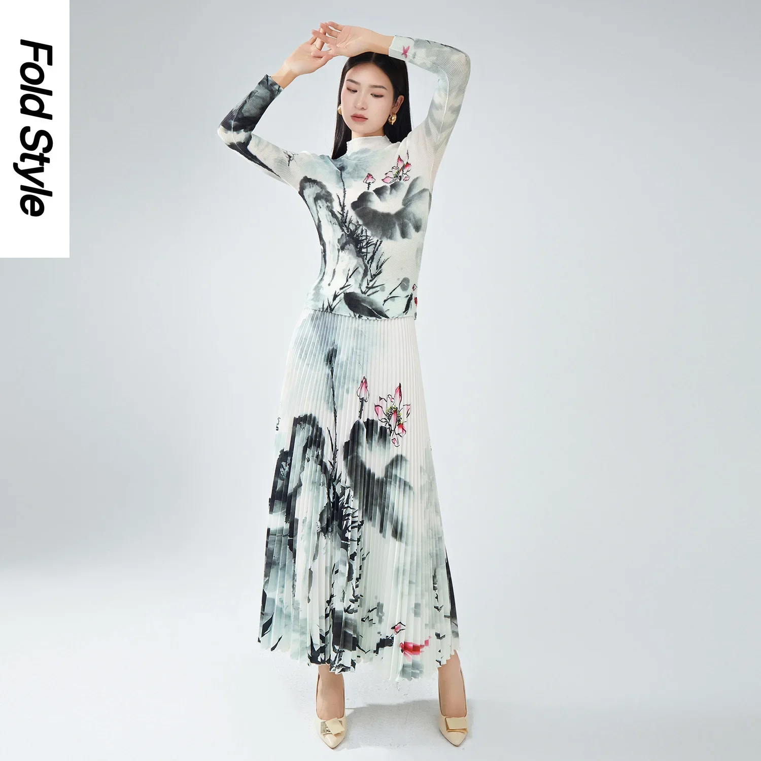 

Fashion Women's High-end Spring and Autumn Clothing Two-piece Set, Small Retro Long Sleeved Top, Draped Half Skirt, Pleated Set