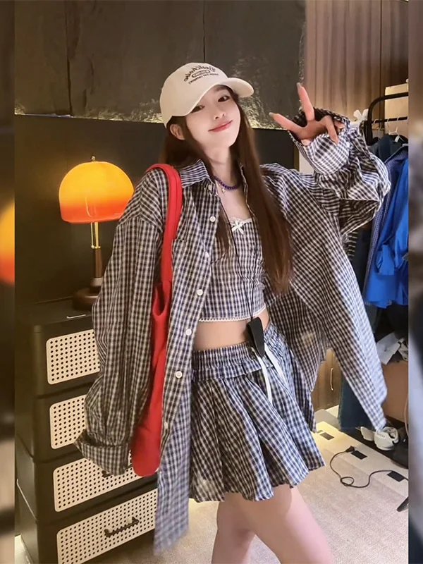 

Новый осенний модный комплект в корейском стиле: свободная рубашка в клетку, пышные шорты и топ — тройка для молодых женщин