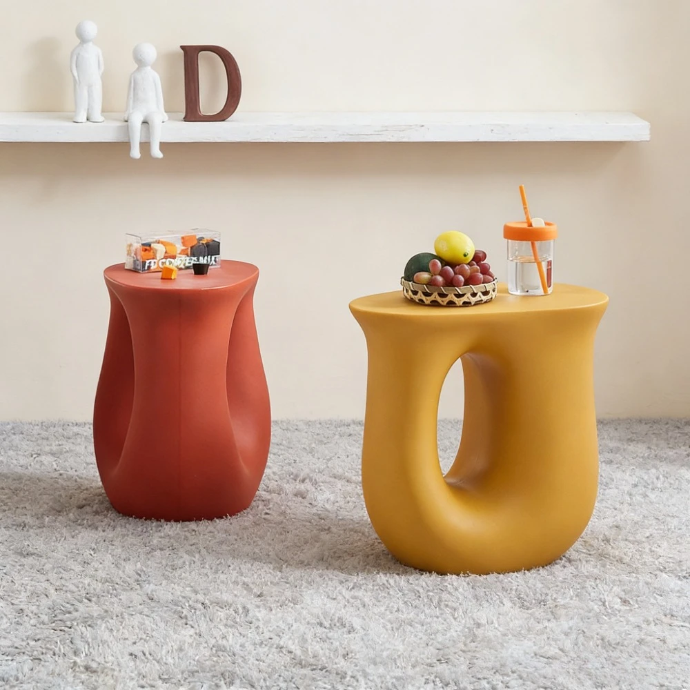 Dopamin-Couchtisch im cremefarbenen Stil für das Wohnzimmer, kleiner Sofakanentisch, kreativer U-förmiger Ecktisch, Wohnzimmermöbel