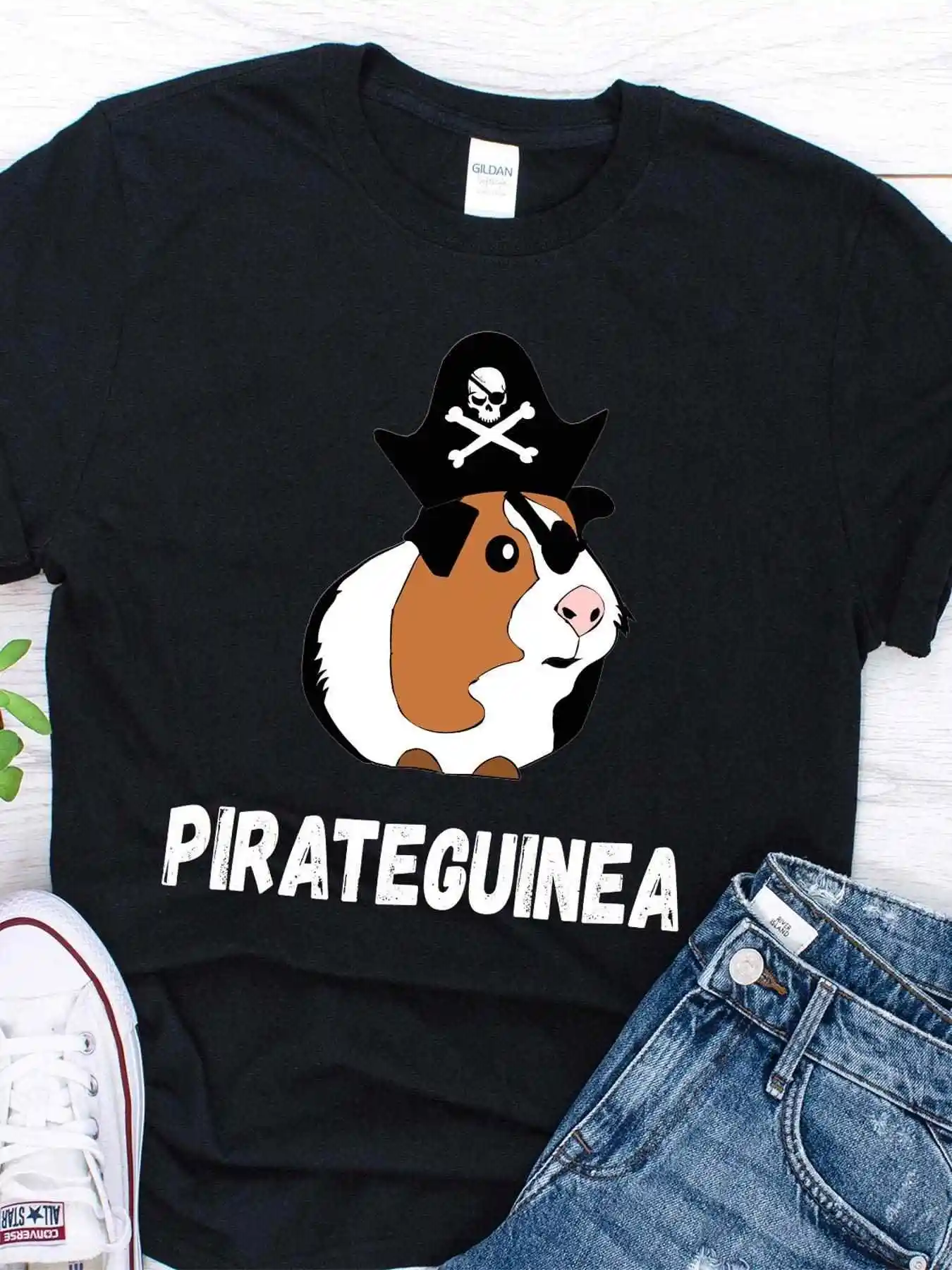 Katoenen T-shirt met grafische piraten-cavia, casual ronde hals, gebreide stof voor het hele seizoen, normale pasvorm, 100% katoen, niet-stretch