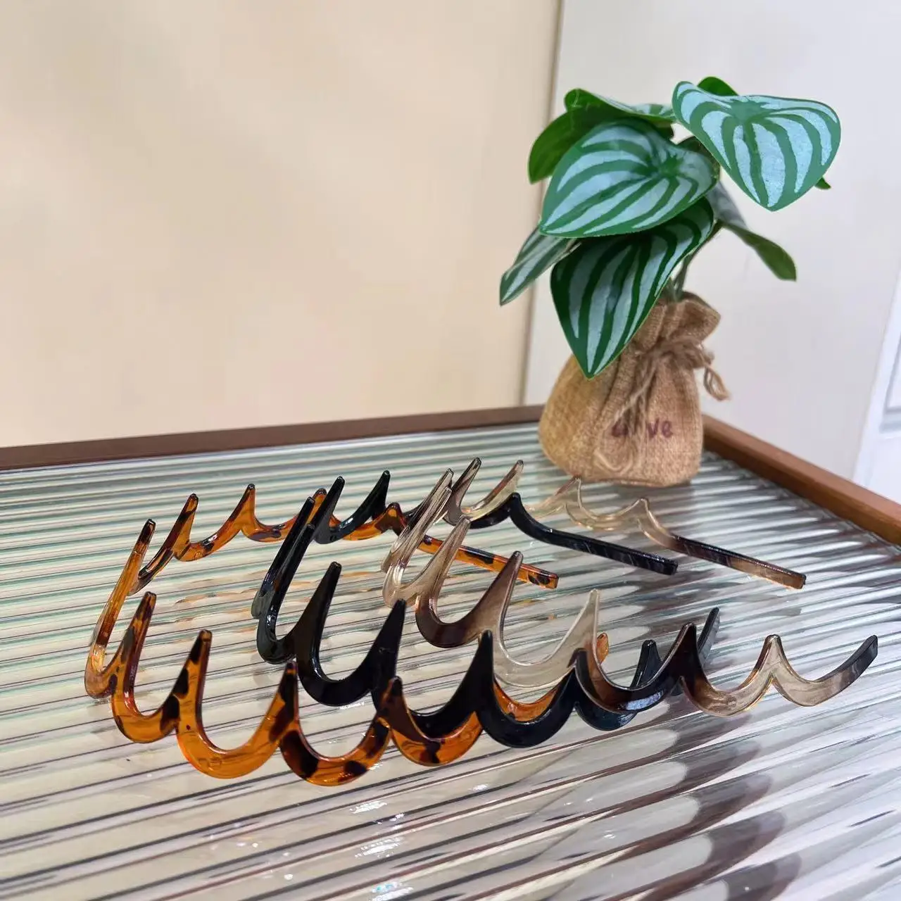 Diadema en zigzag de 3 piezas: diademas de plástico retro onduladas con peine de dientes de tiburones antideslizante, cómoda para mujeres/hombres/niñas