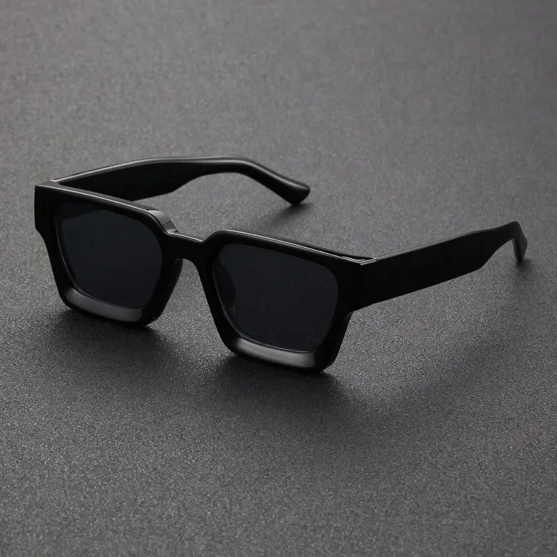 Thick‑Frame Square‑Shaped Black Sunglasses Retro Solid‑Black UV‑Protection Lens Modern Street‑wear Fashion Shades for Men and Women