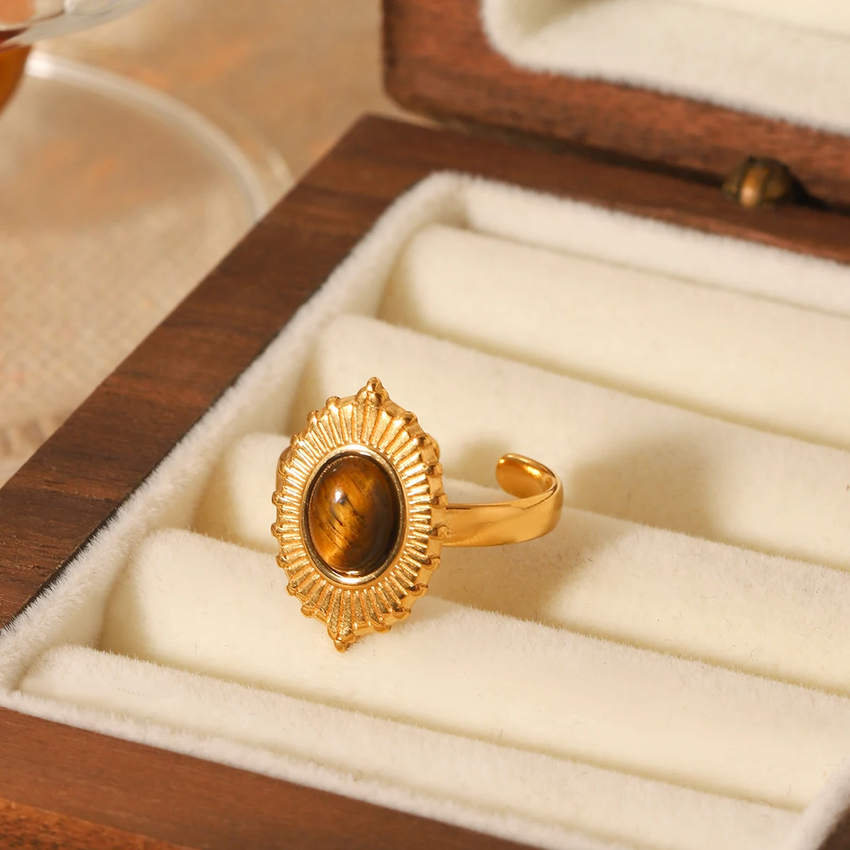 Oval Tiger Eye Sunb…