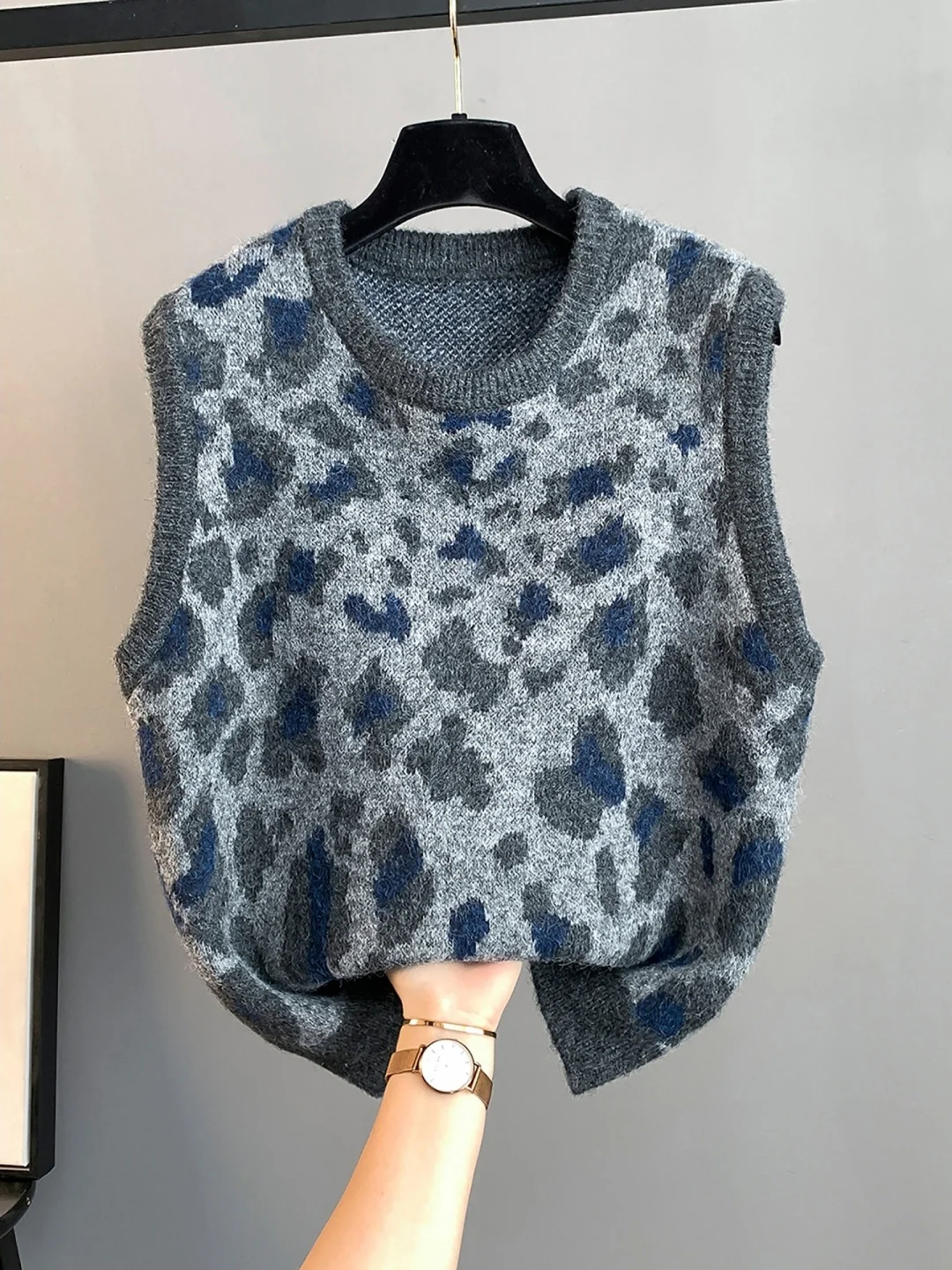 

Ladies' Loose Svel Knitted Vest Spring Autumn New Sle Korean Version Faionable Sweater Outerwear Layering Leopard P...