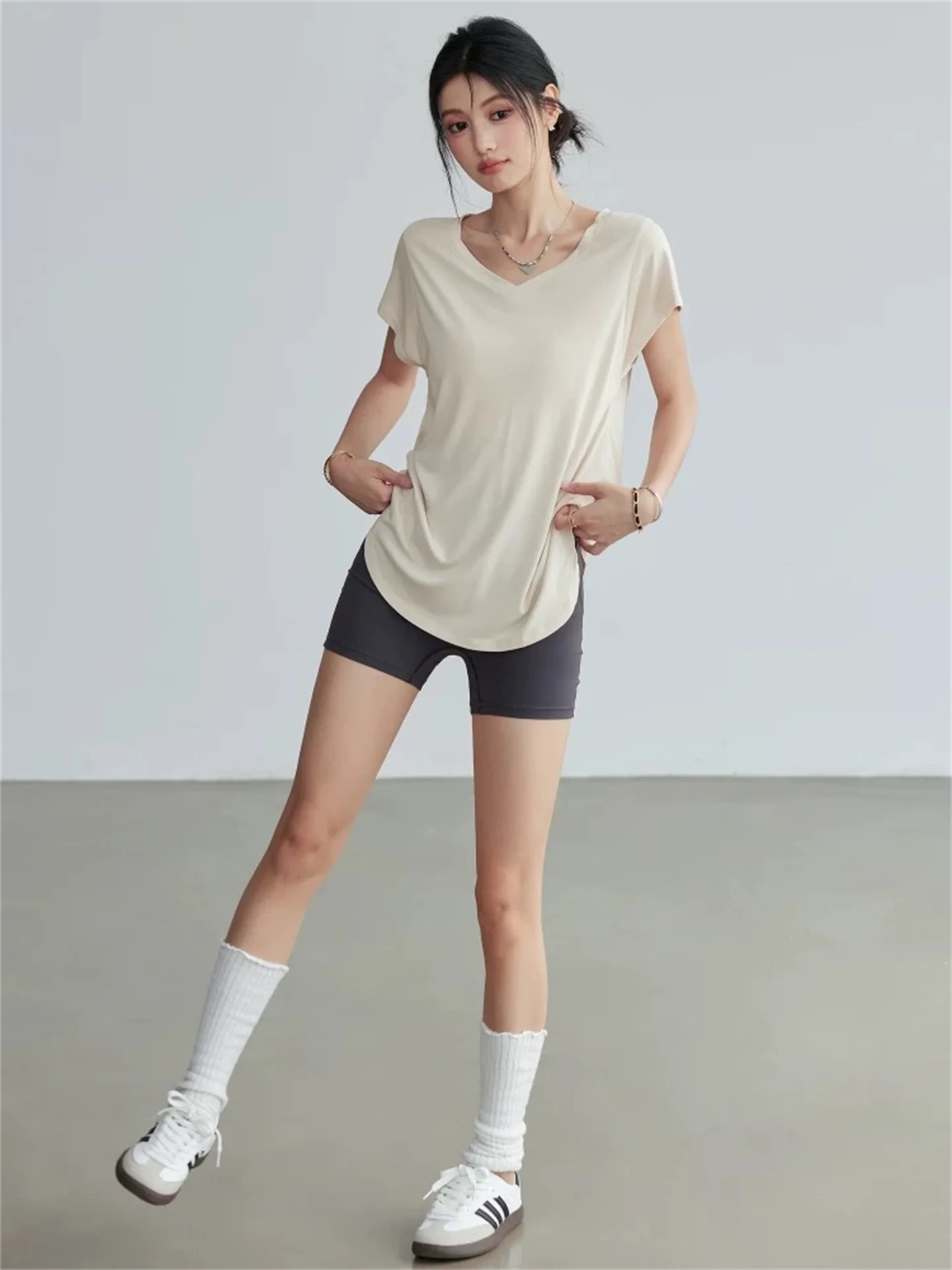 Slimming Fitn Clothes Women Summer Running Sport ort Sve T-irt Qui Dry Yoga Top Pilates Training Cover up