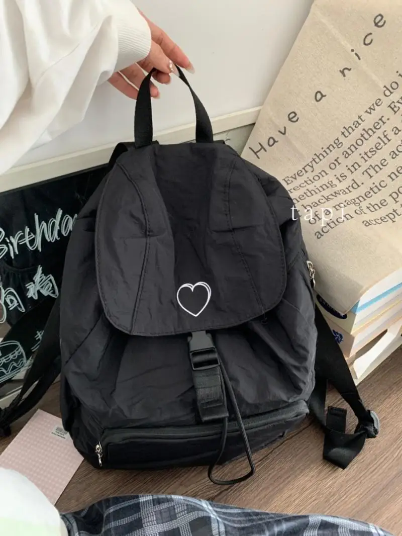 Korean Version Heart Embroidered Backpack with Black Nylon Drawstring Pocket, Computer Bag, Outdoor Travel and Leisure Backpack