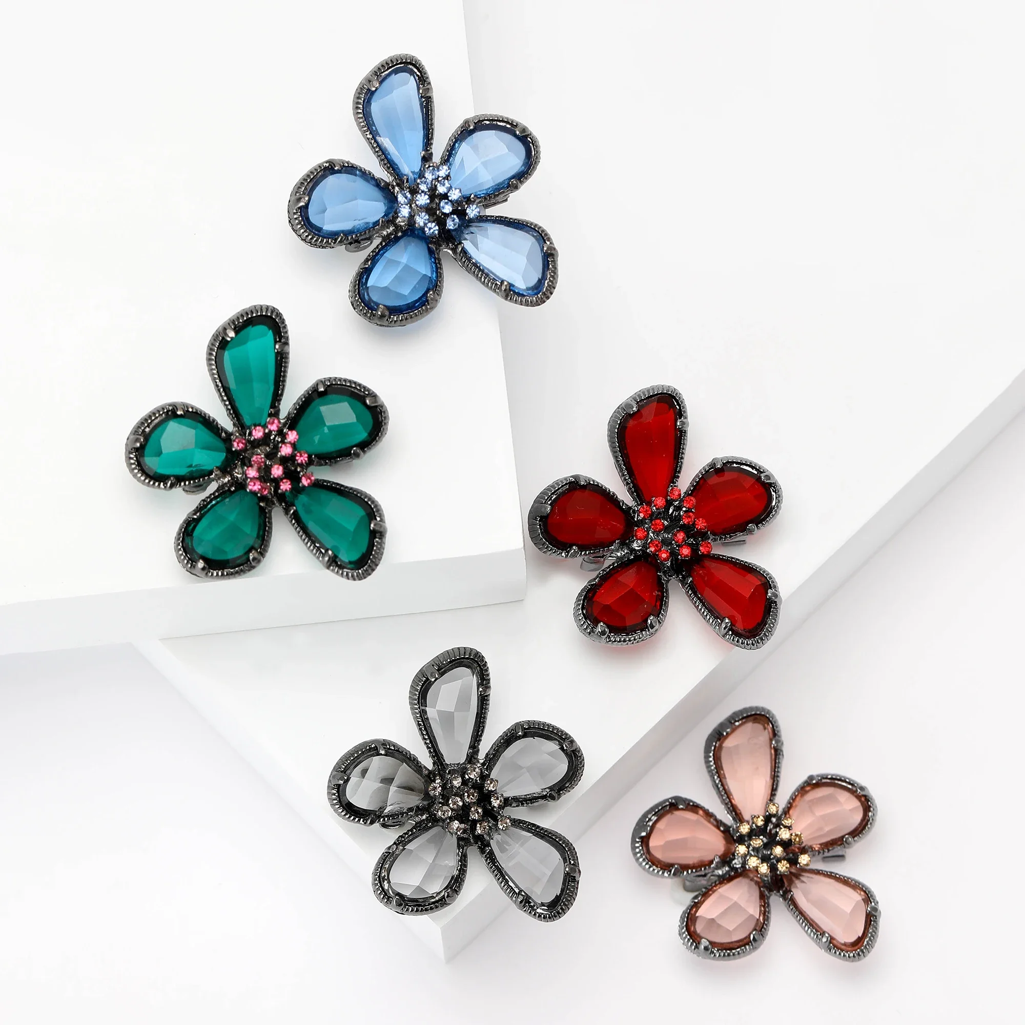 Rhinestone Flower Brooches for Women Crystal Flowers Pins Office Party Friend Gifts Jewelry Accessories