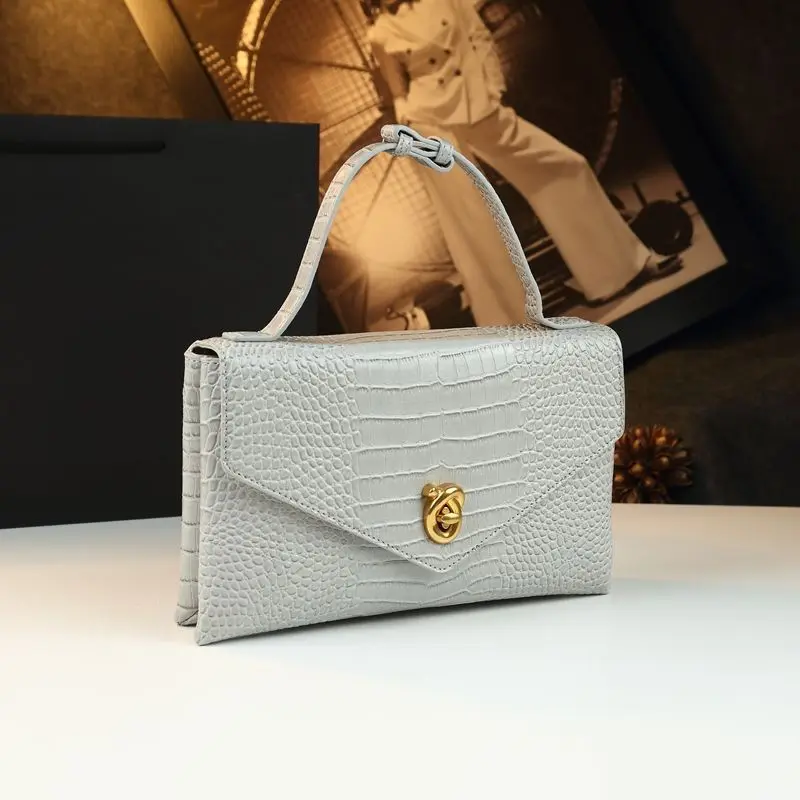 

Classic Solid Color Luxury Designer Diaper Bag For Women Leather Tote Large Capacity Elegant Crossbody Shoulder Bag Timeless