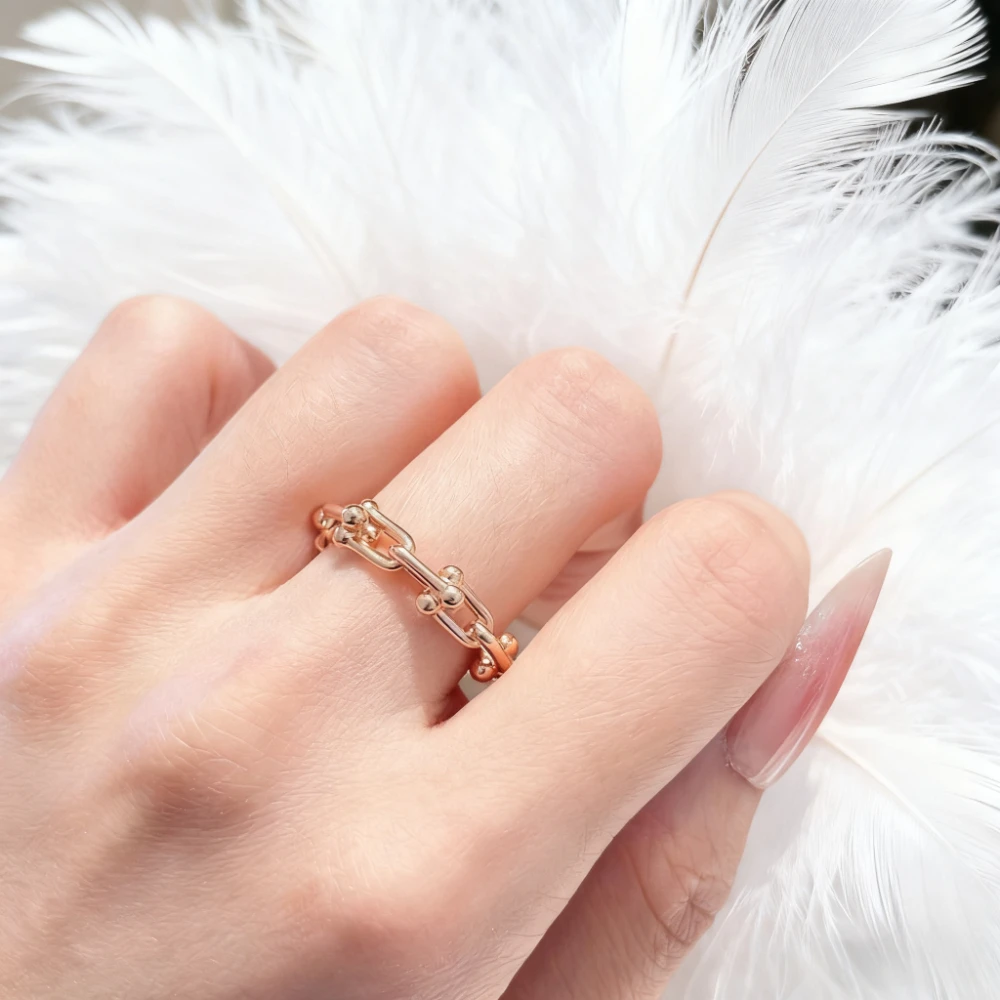 

Premium Jewelry 2025 Fashion High-end U-shaped Horse Hoof Open Ring Women's Classic Festival Party Gift