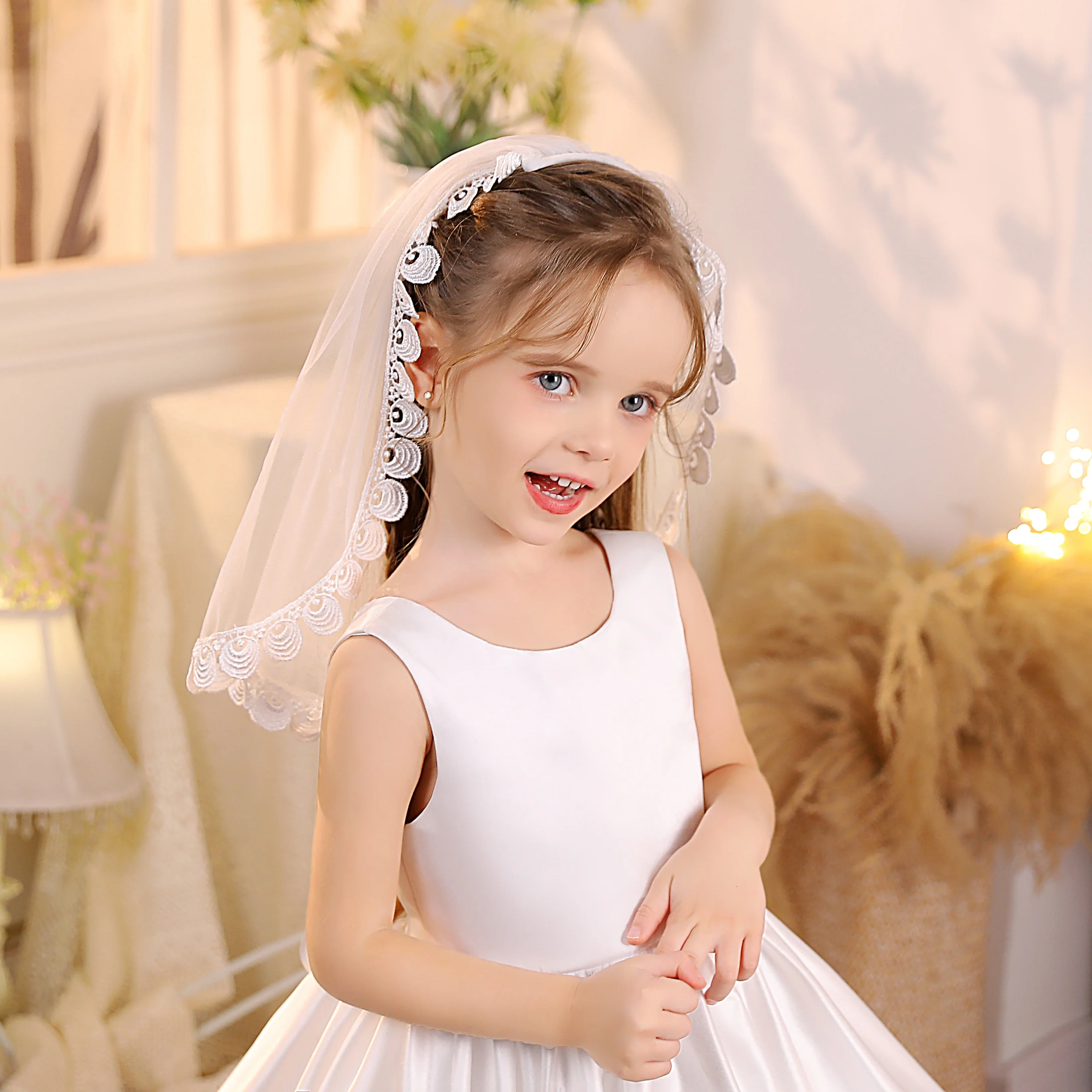 Gidion Applique Edge Wedding Veil For Kids Wedding Accessories Party Show Event Catwalk