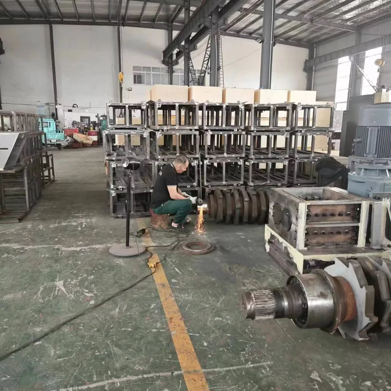 大型二軸式ヘビーデューティー紙タイヤプラスチック破砕金属家庭廃棄物シュレッダー販売中