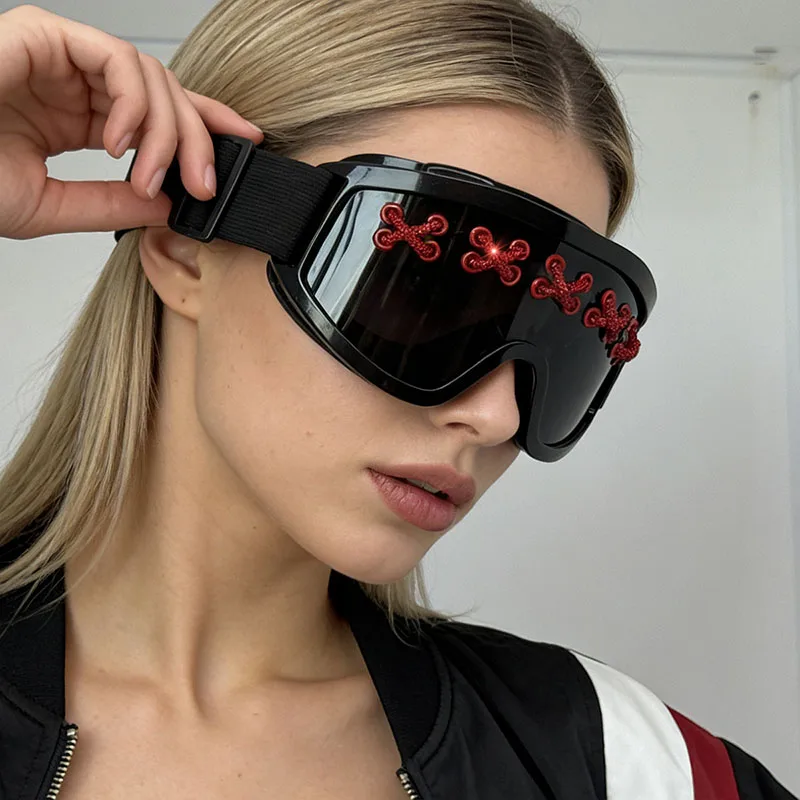 

Trendy Rhinestone Ski Goggles Sunglasses Y2K Retro Hot Girl Windproof Cool Metal Buckle Shades Street Punk Party Style Eyewears