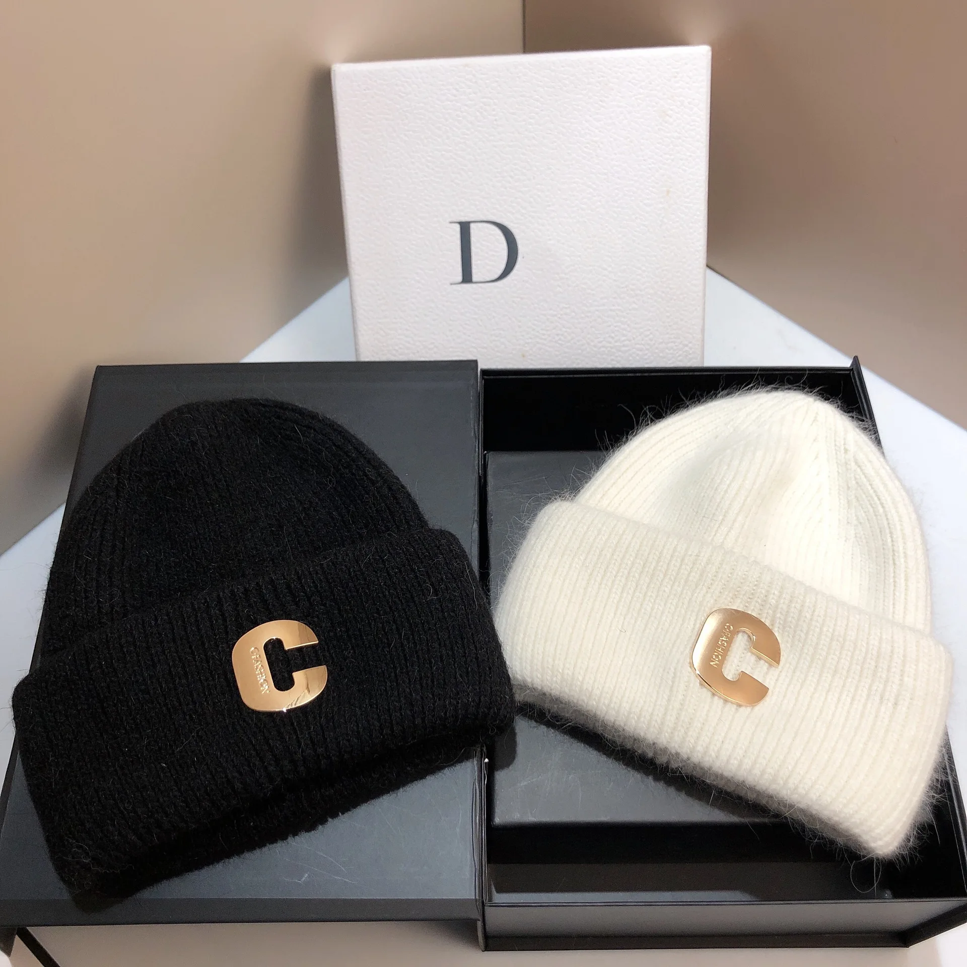 Designer Brand Rhinestones Logo Winter Hats for Women Real Rabbit Fur Warm Knitted Hat Lady Wool Skullies Beanies Cold Caps