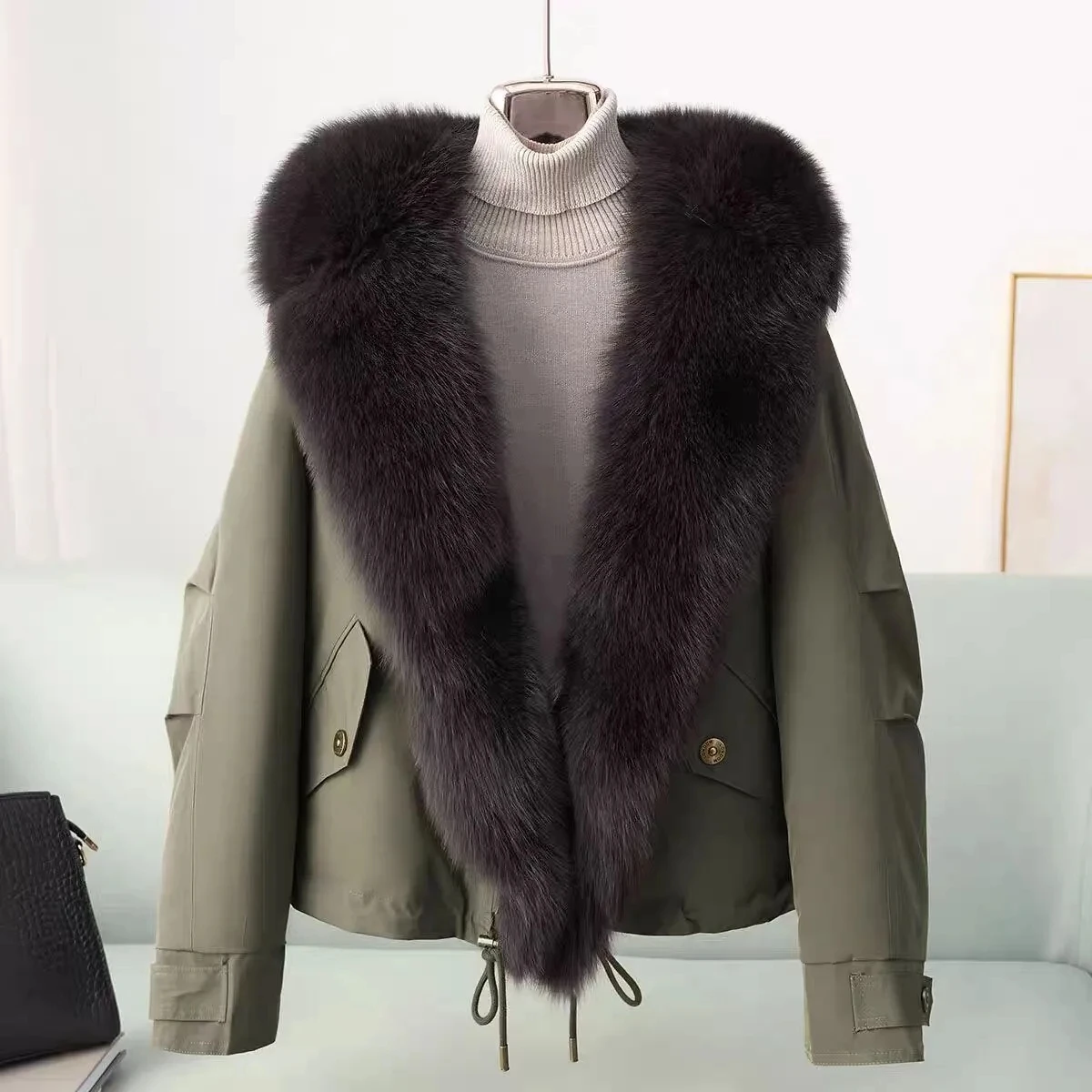

2025 Winter New High end Big Fur collar Workwear Down Cotton Jacket Women's Fashion Short Thicken Cotton Female Parkas Coats