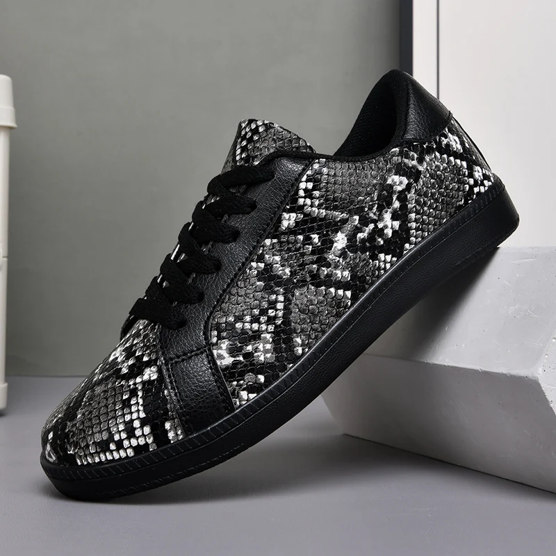 

Men Women Classic Walking Shoes Women's Sneakers Man Skateboard Shoe New Arrival 2026 Vulcanize Male Casual Sneakers Super Deal