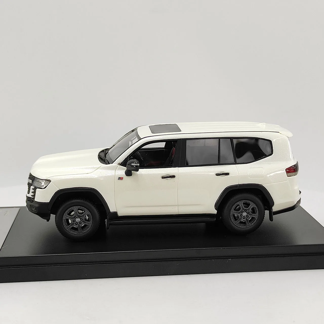 Defect Hi-Story 1:43 Scale Toyota LAND CRUISER GR Sport 2021 Resin Car Model