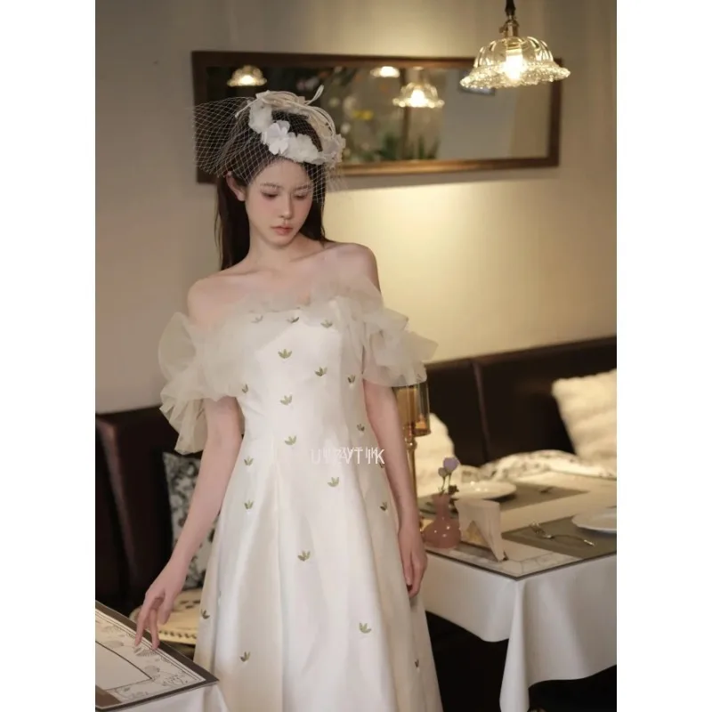 Semplici abiti da festa di nozze coreani per le donne Sweety al largo della spalla A-line Stain Abito da banchetto Abito da sera Vestido De Festa