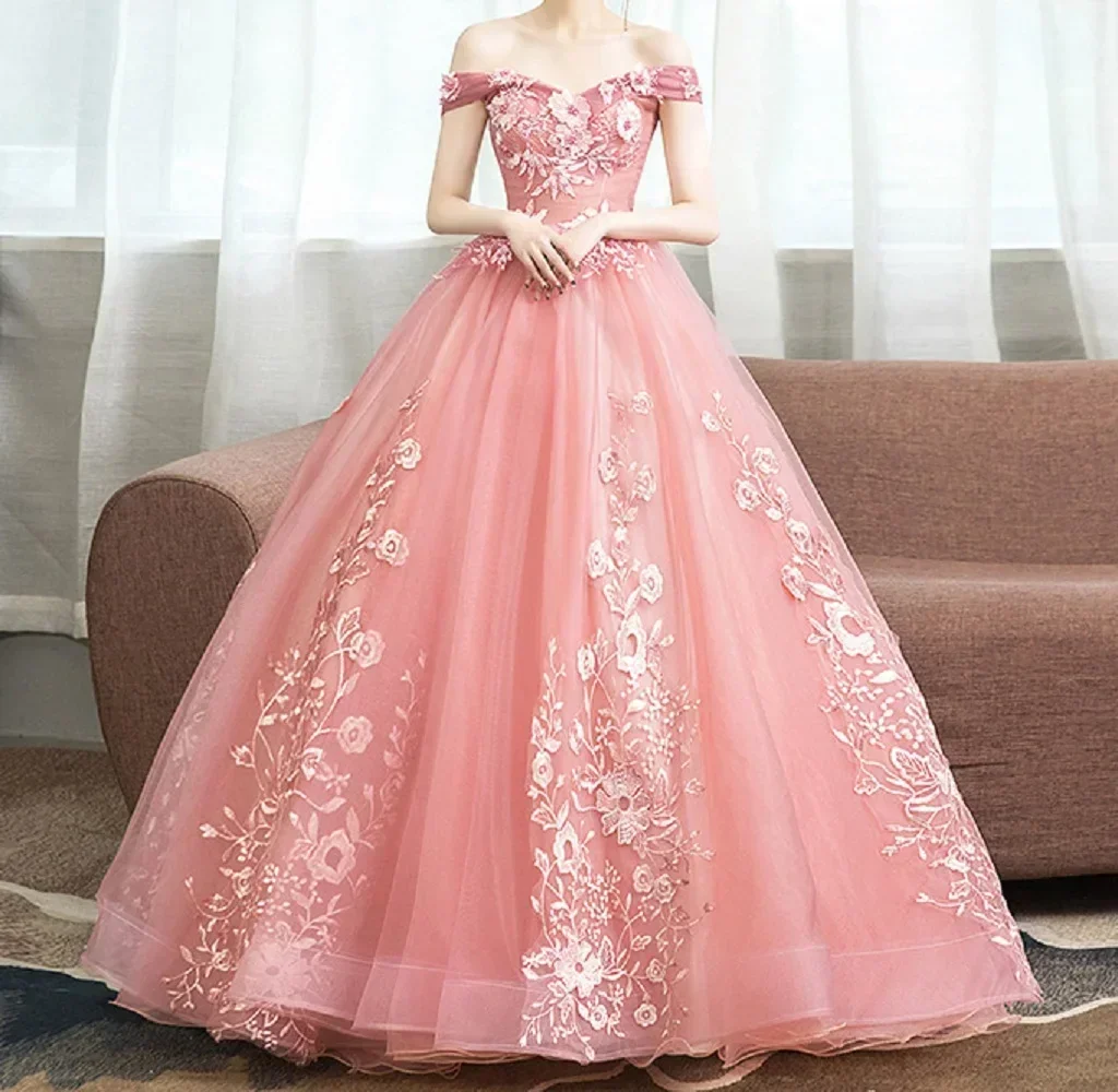 

Ball Gowns Quinceanera Dresses Appliques 15 Year Girls Birthday Dress Lace Flowers Sweet 16 Prom Party Gown Cocktail Dress