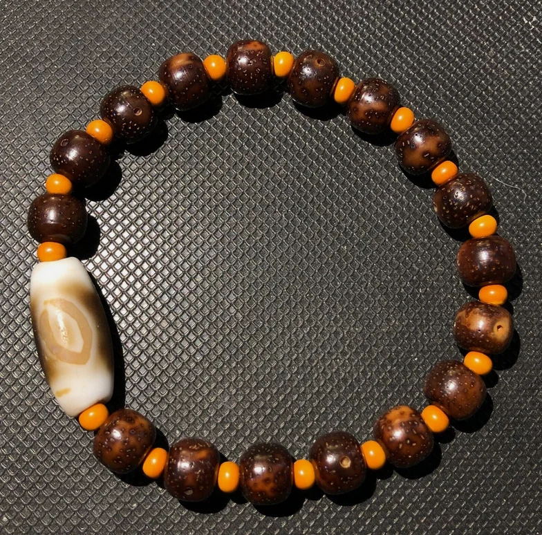 Magic Power Tibetan Old Agate Buddha heart 2Eye Totem dZi Bead bracelet