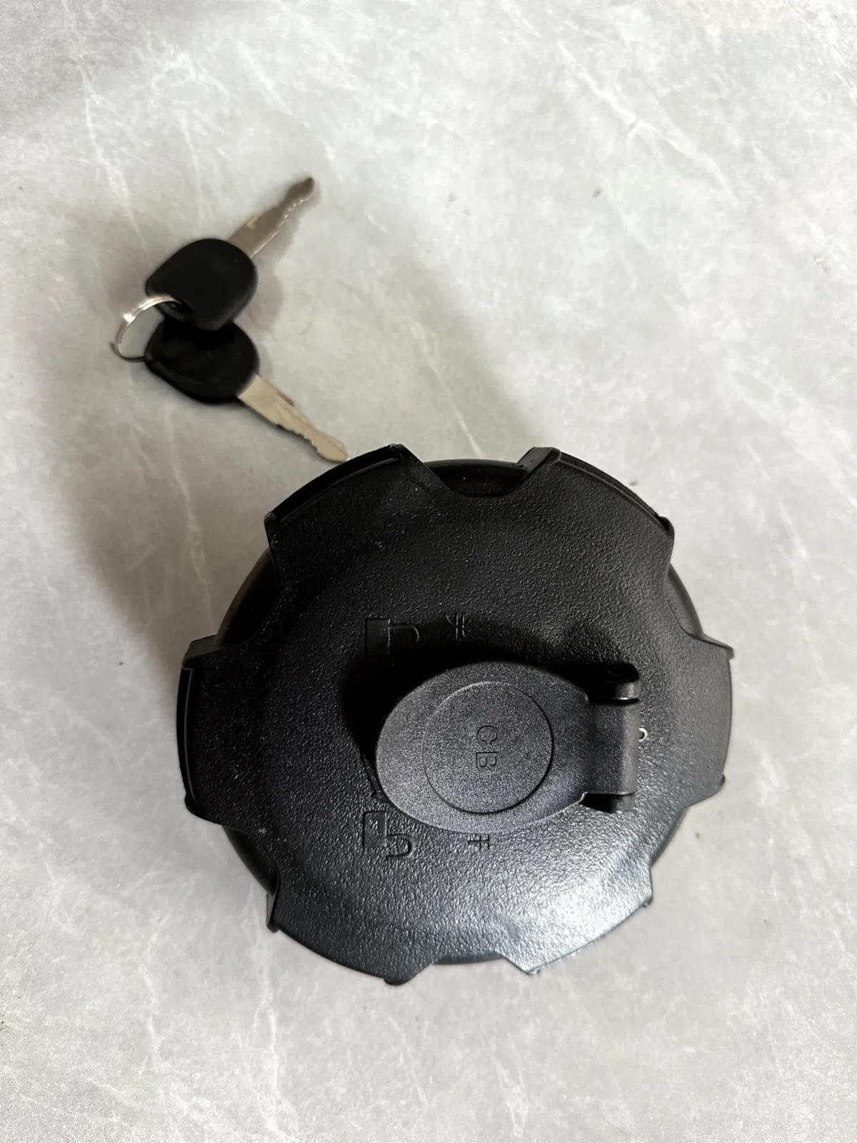 

FIT FOR ISUZU GIGA TRUCK FUEL TANK COVER