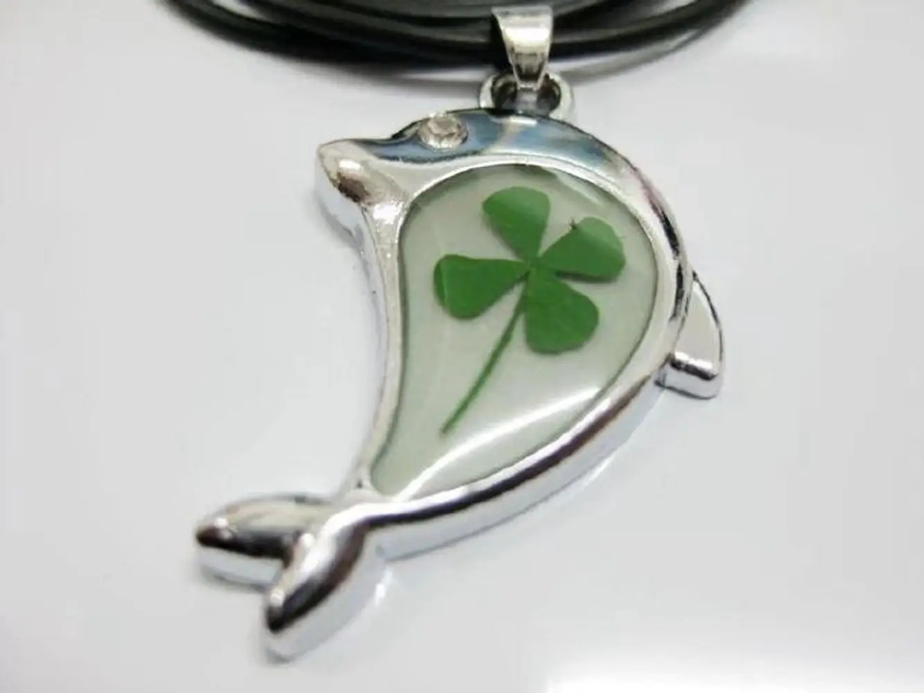 

12 pcs Fashion Pendant Dolphin Design Real Four Leaf Clover Cool Specimen