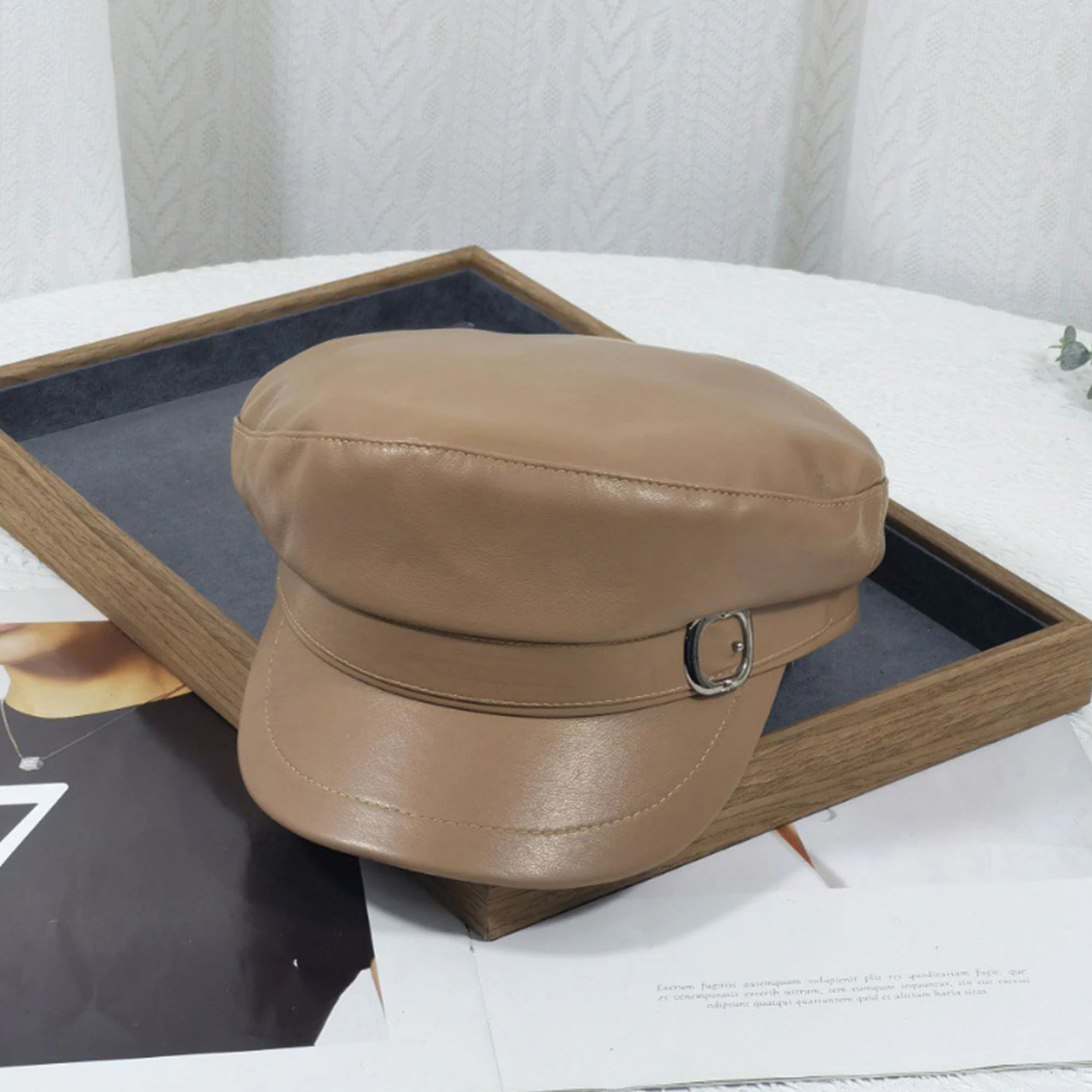 

Vintage Style Wool Blend Newsboy Cap with Button Detail and Adjustable Buckle for Women s Daily Fashion Accessory