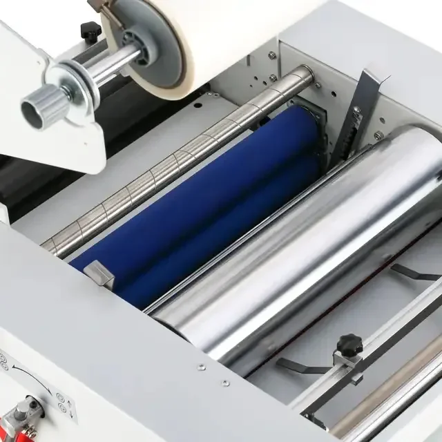 China High Quality FM400 Automatic Thermal Photo Laminating Machine with Auto Paper Feeding for Printing Shop
