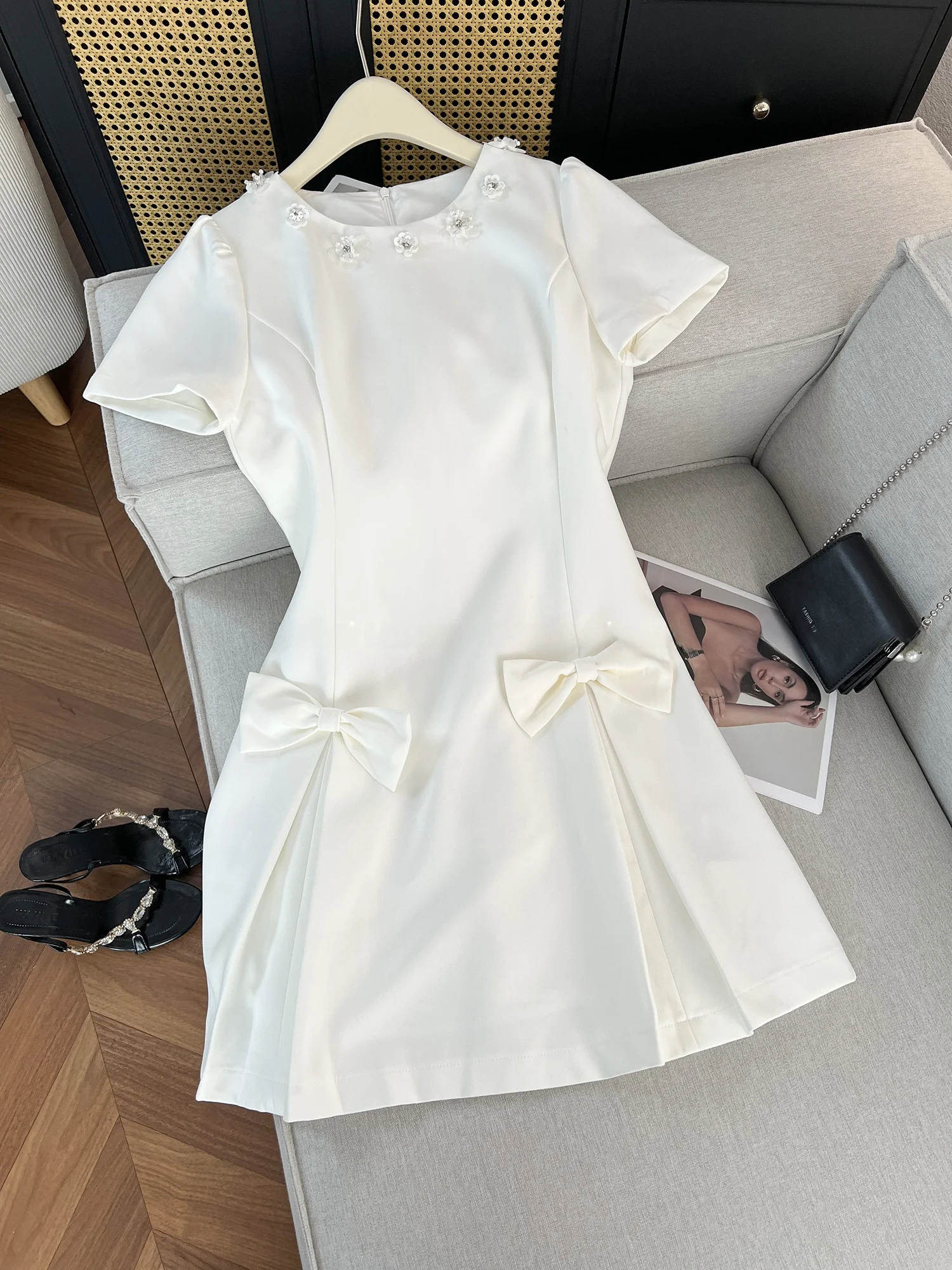 Ele بسيط صيف جديد Faion ort Sve ثلاثية الأبعاد زهرة مزين الدكتور Sli تنورة متجددة الهواء ألف خط صورة ظلية لباس غير رسمي