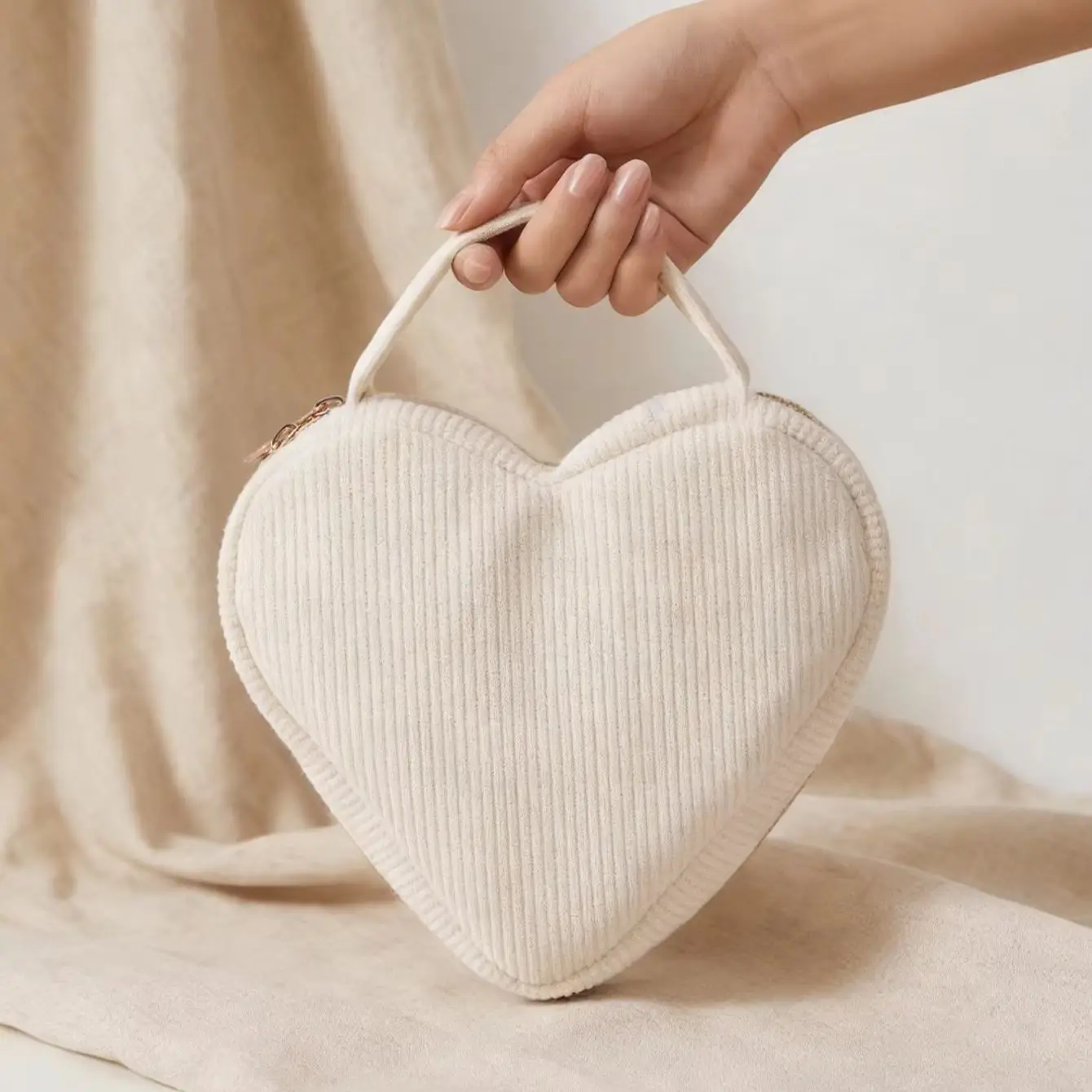 Custom Name Heat Transfer Heart Corduroy Makeup Bag, Personalized Zipper Cosmetic Pouch with Handle, Gift for Women Girls