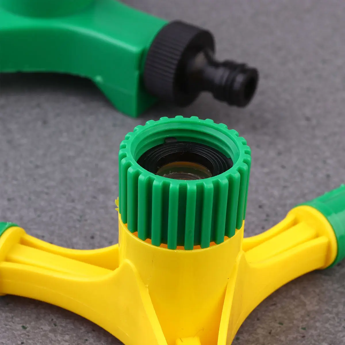 Three Arm Rotary Automatic Rotating Sprinkler Durable ABS Base Tri outlet Water Sprinkler Gardening Agricultural Production Home