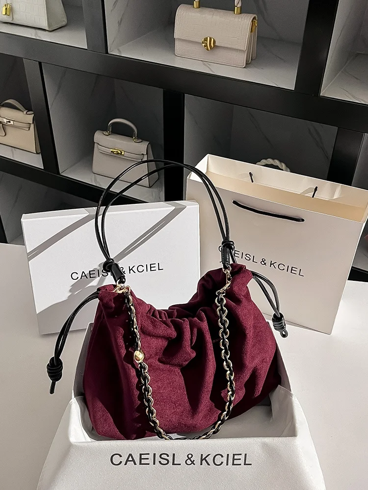 sac-a-bandouliere-en-velours-tendance-design-chaine-luxe-discret-petite-serie-motif-geometrique-carre-en-pu-pour-jeunes