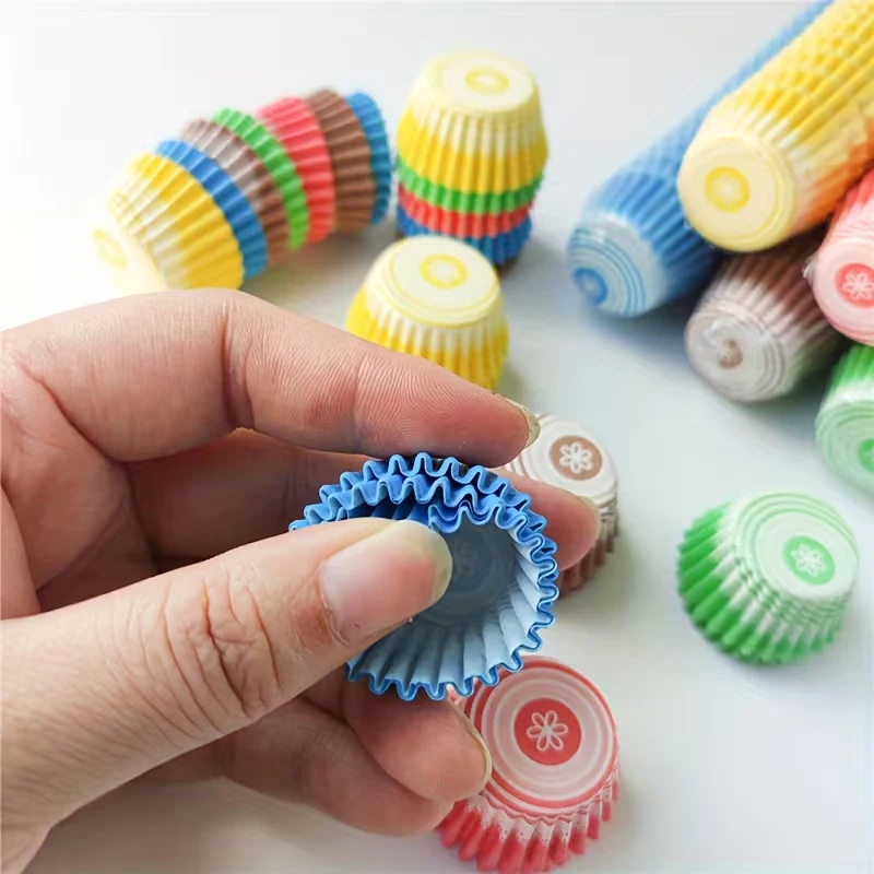 200Pcs/500Pcs/1000Pcs Random Mini A-Shaped Cake Paper Holders, Premium Mini Cake Paper Holders, 0.98inch Cake Paper Cup Liners, Cake Paper Cup Liners, Oil-Proof Cake Paper Holders, Baking Paper Holders, Cake Liners, Baking Tools, Cake Tools view 5