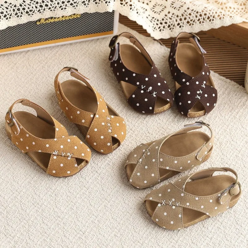 Girls Hollow Sandals2026 Summer New Korean Version Child Soft Shoes Casual Girl Anti Slip Beach Versatile Sandals Men and Women
