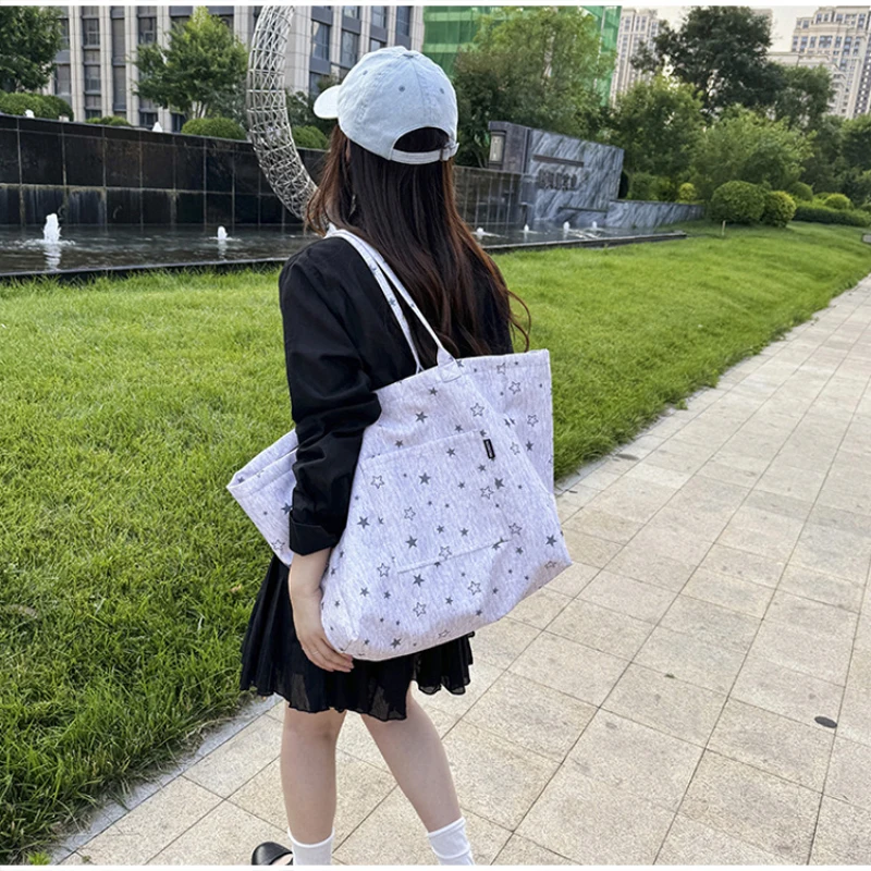 Koreanische Tragetasche mit Sterndruck, Damen-Shopper-Schultertasche, geräumige Handtasche für den täglichen Gebrauch, einfarbig, vielseitig, minimalistisch – Detail 9