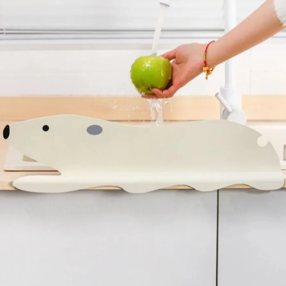น่ารักการ์ตูนน้ํา Baffle หมี/สุนัขรูปร่างในครัวเรือน Water Blocking Board Reusable Anti-splash Sink Flap Block Gadgets ครัว