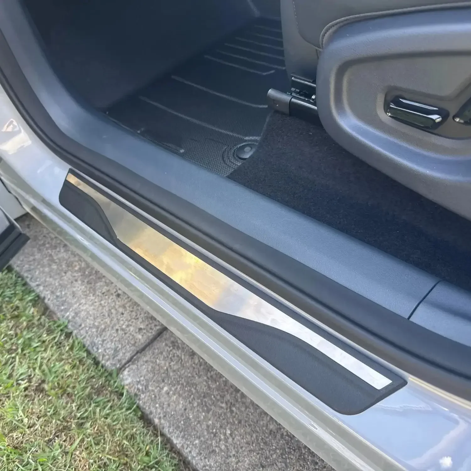 For Geely Zeekr 7X 2024 2025 2026 Auto Parts Door Sill Cover Scuff Plate Kick Protector Sticker Guard Pedal Trim Car Accessories