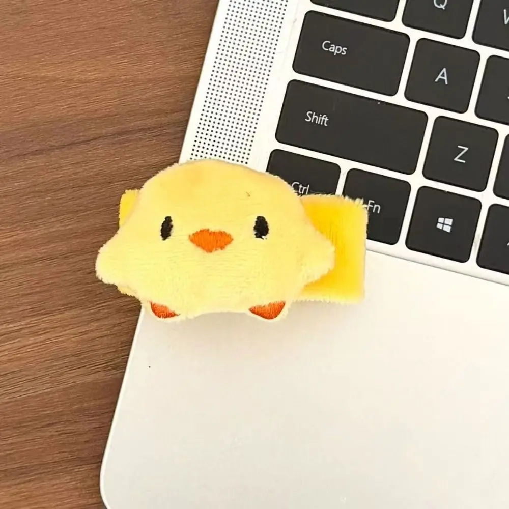 4Pcs/Set Cute Backpack Charm Bee Pig Chick Fish Set Vivid Embroidery Cartoon Bag Ornament Cartoon Animal Strap Clip Design
